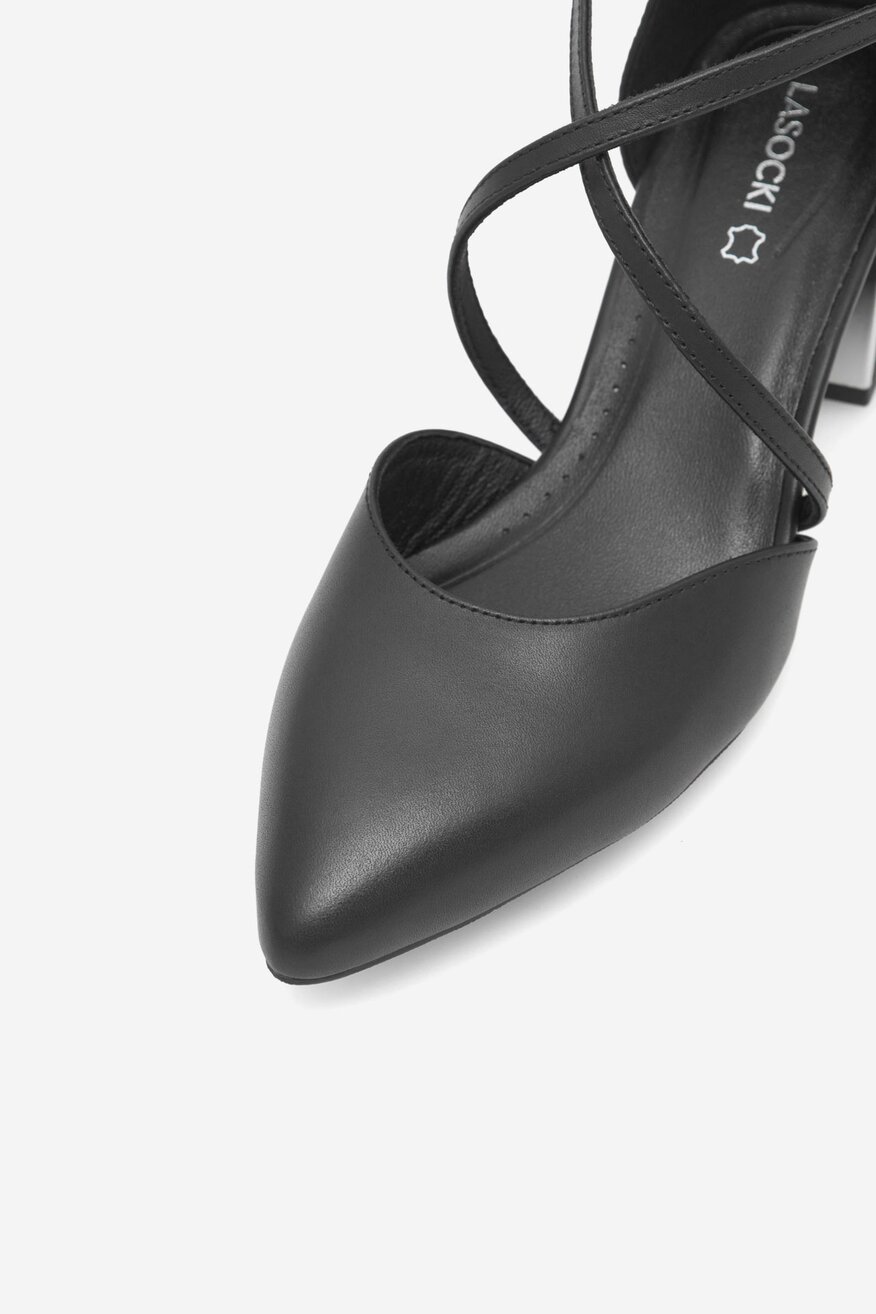 Czółenka skórzane na słupku