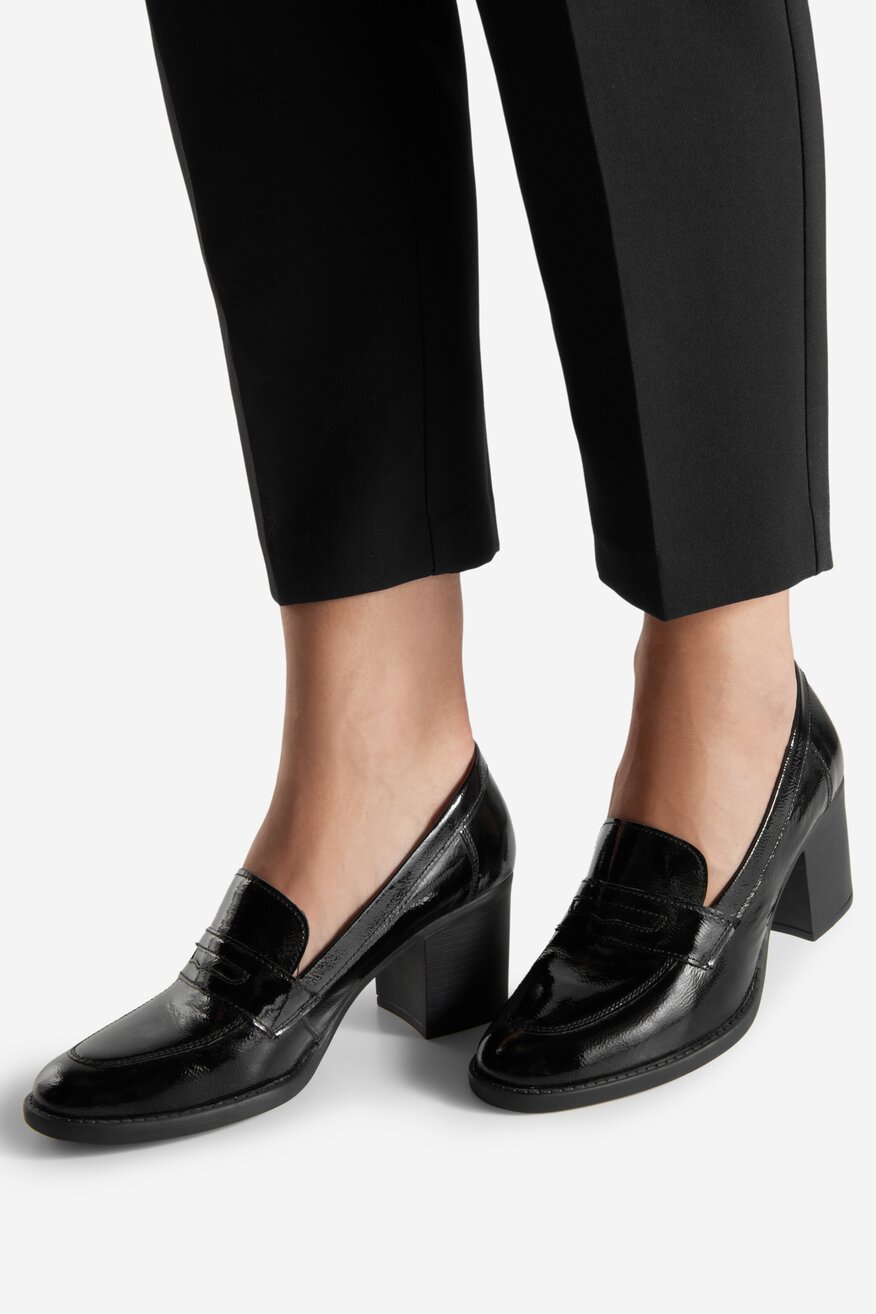 Mokasyny skórzane na słupku