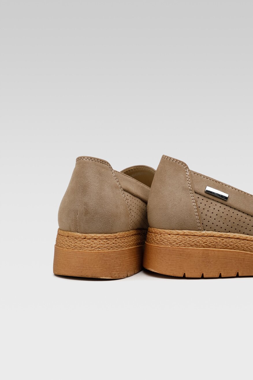 Półbuty na koturnie