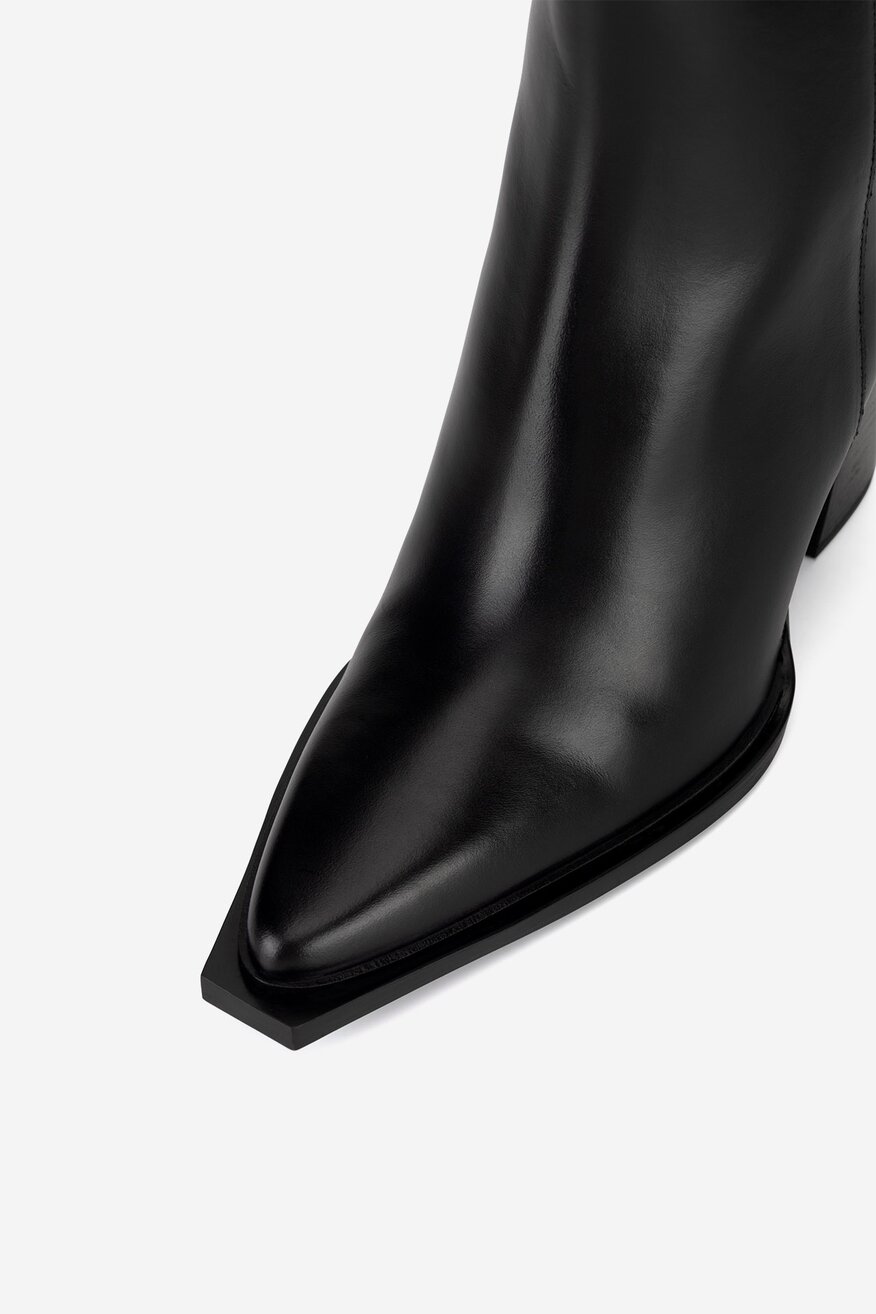 Botki skórzane na słupku