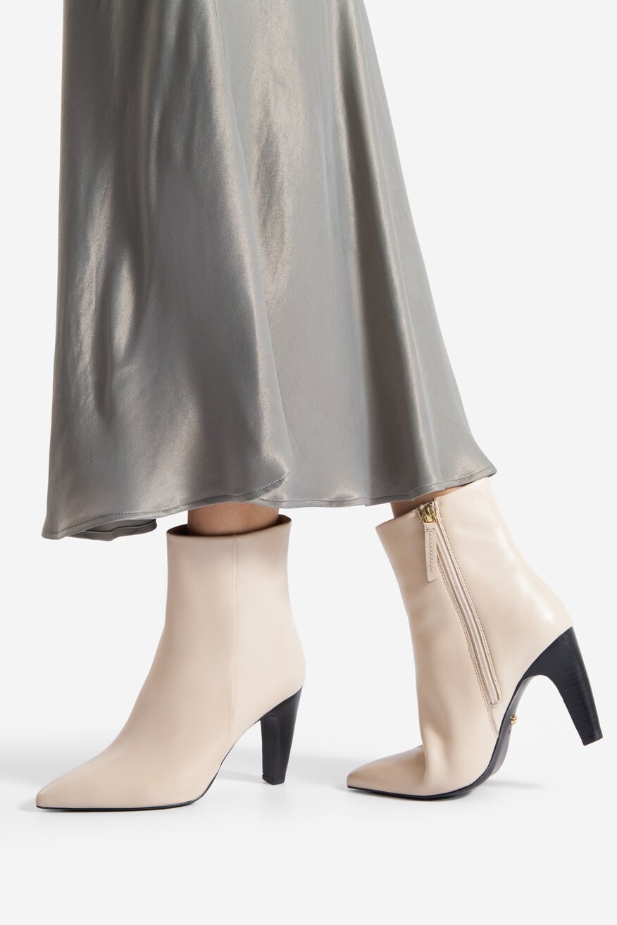 Botki skórzane na słupku