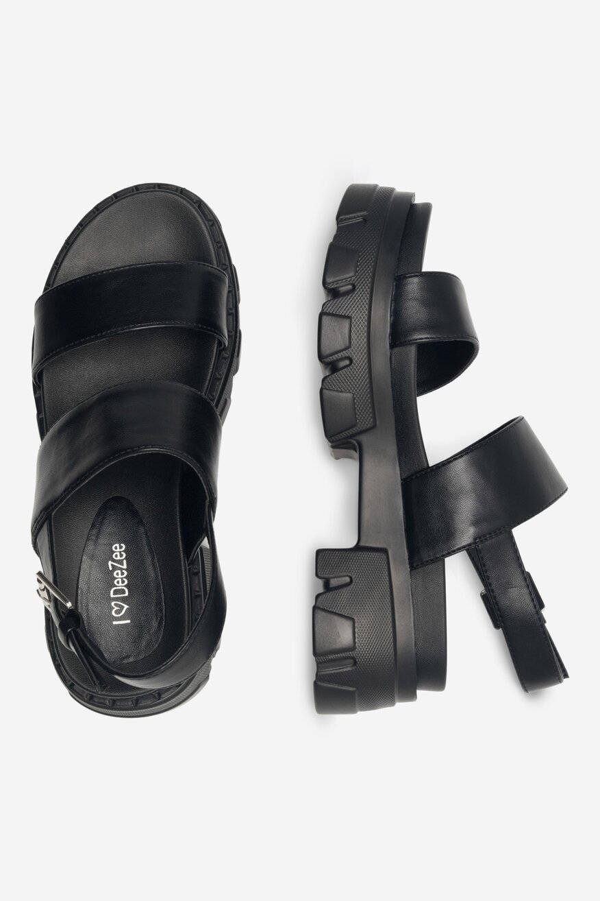 Sandały na grubej podeszwie