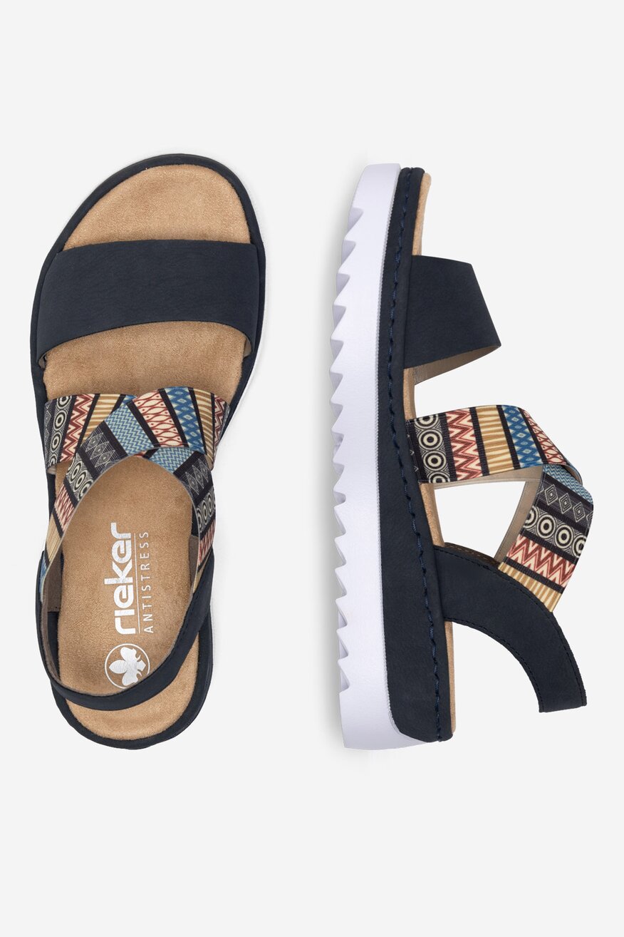 Sandały na koturnie