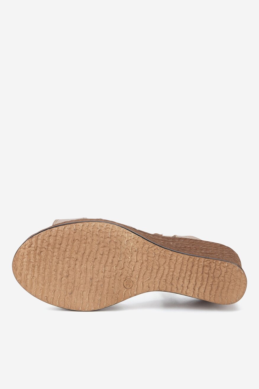 Sandały skórzane na koturnie