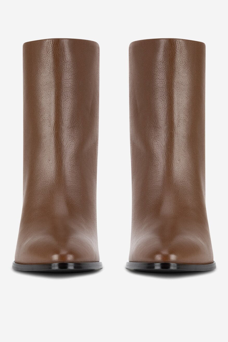 Botki skórzane na słupku