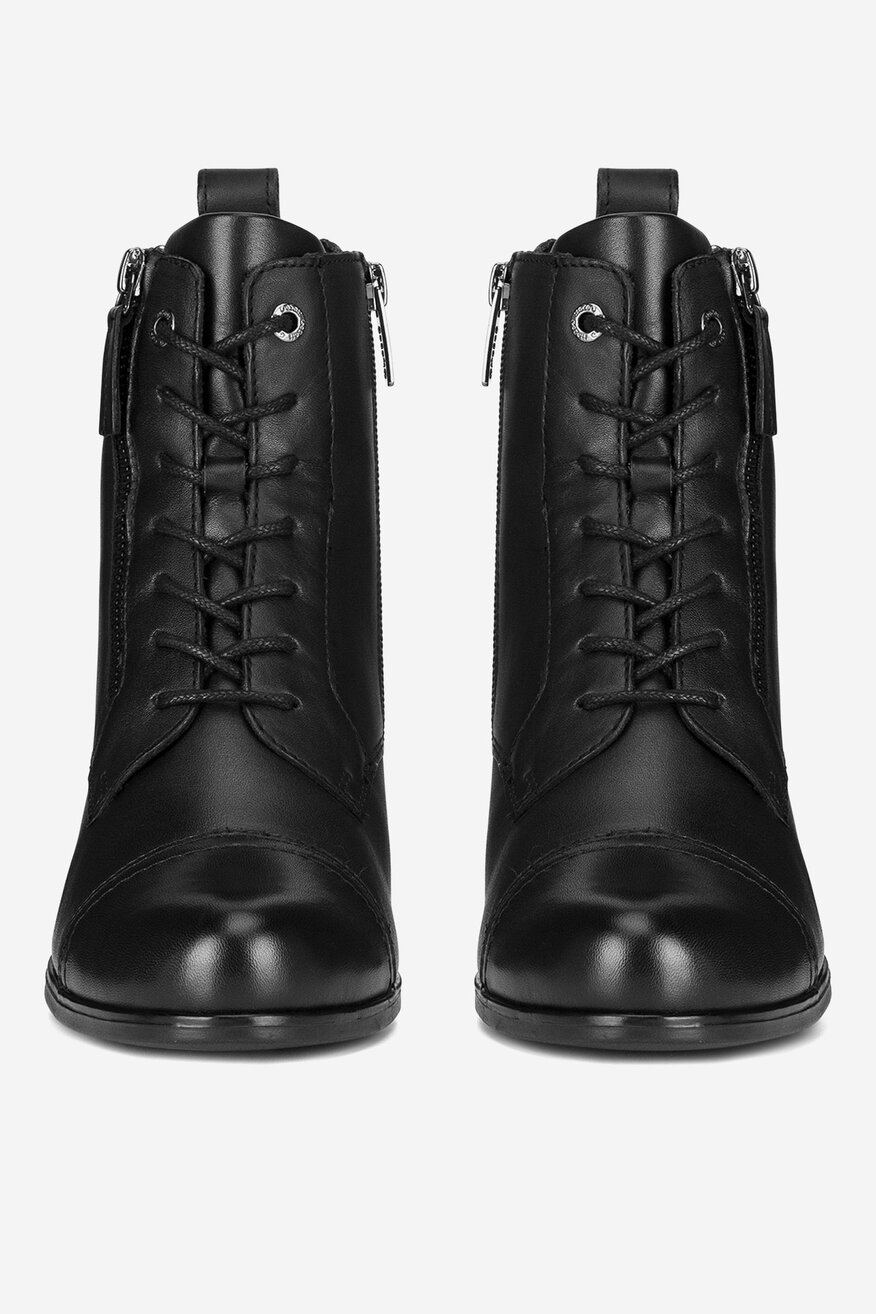 Botki skórzane na słupku