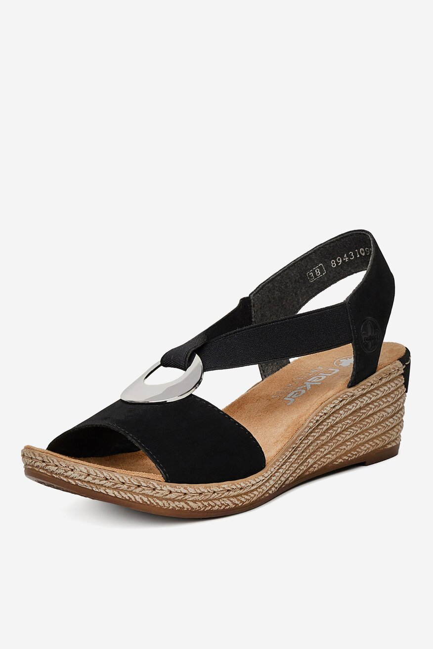 Sandały na koturnie