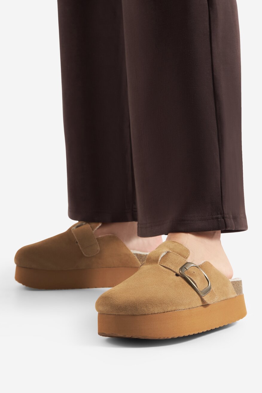 Klapki mule skórzane