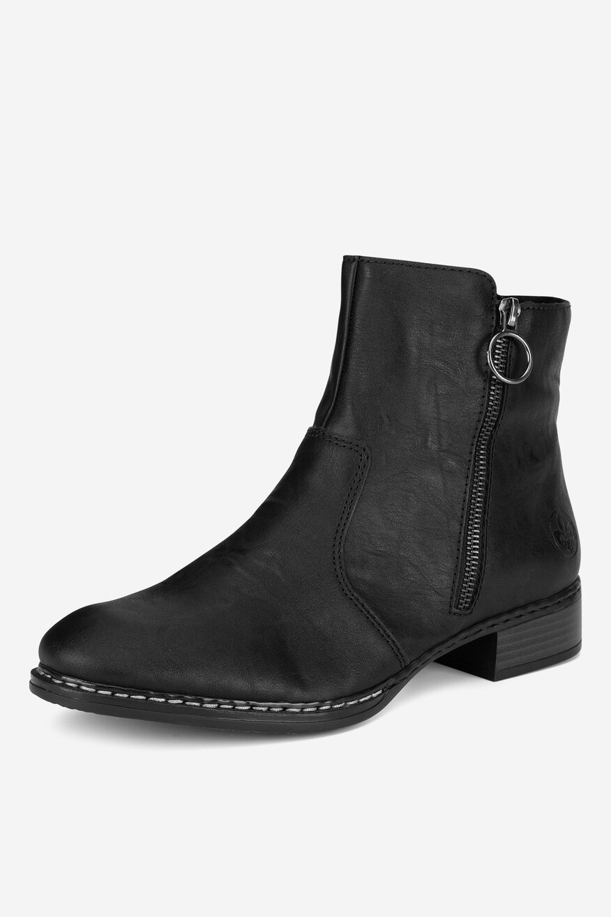 Botki ocieplane na słupku