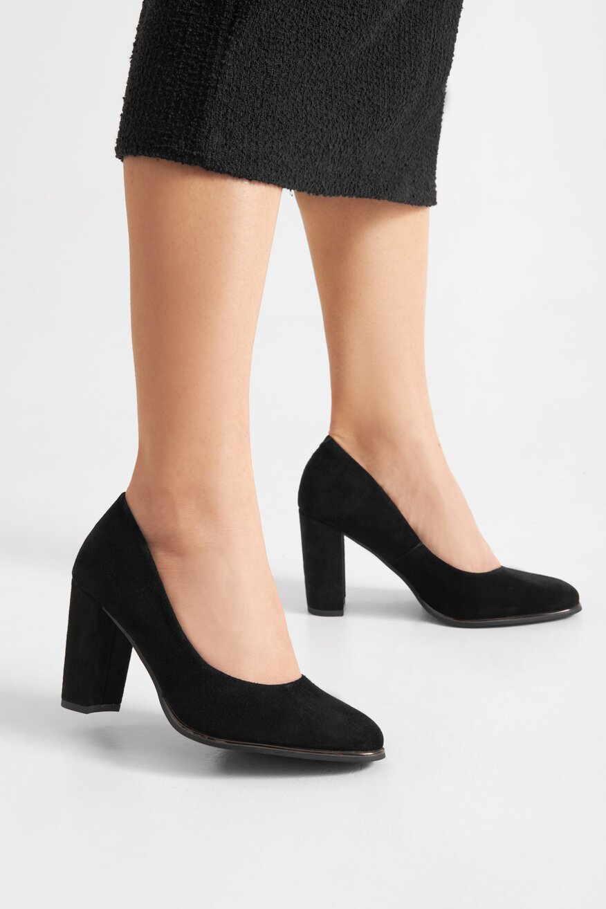 Czółenka skórzane na słupku