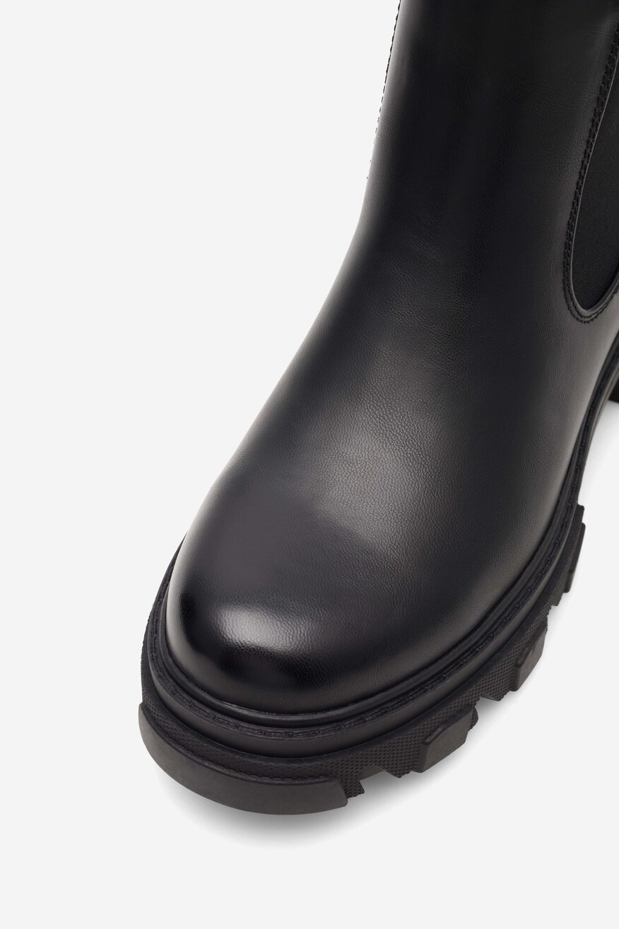 Sztyblety na gubej podeszwie