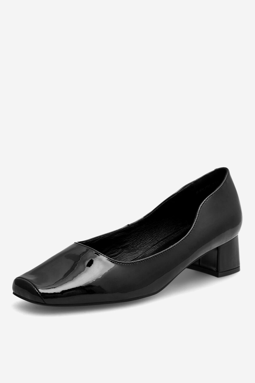 Czółenka skórzane