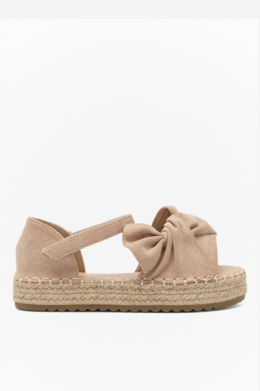 Sandały na platformie