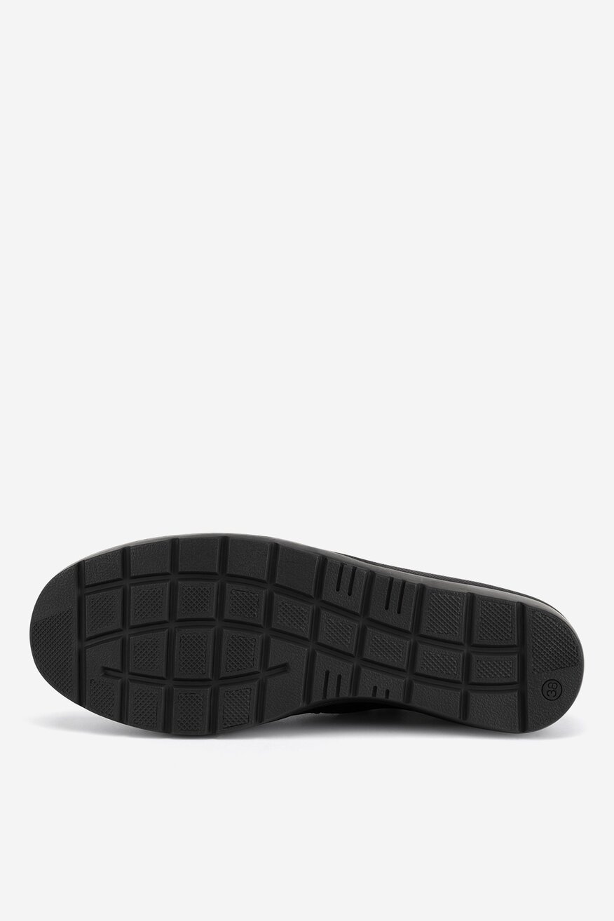 Botki skórzane na koturnie