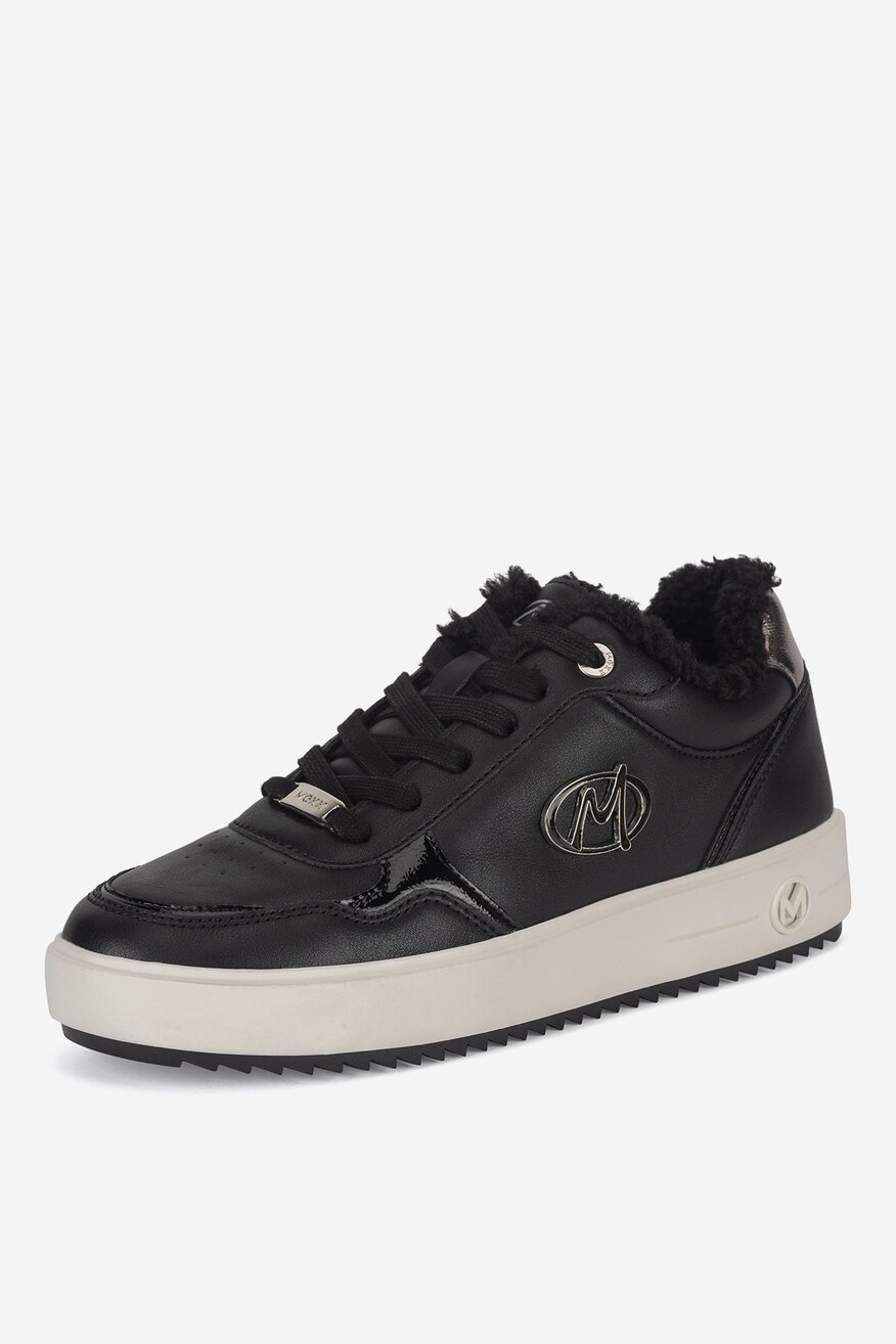 Sneakersy na platformie