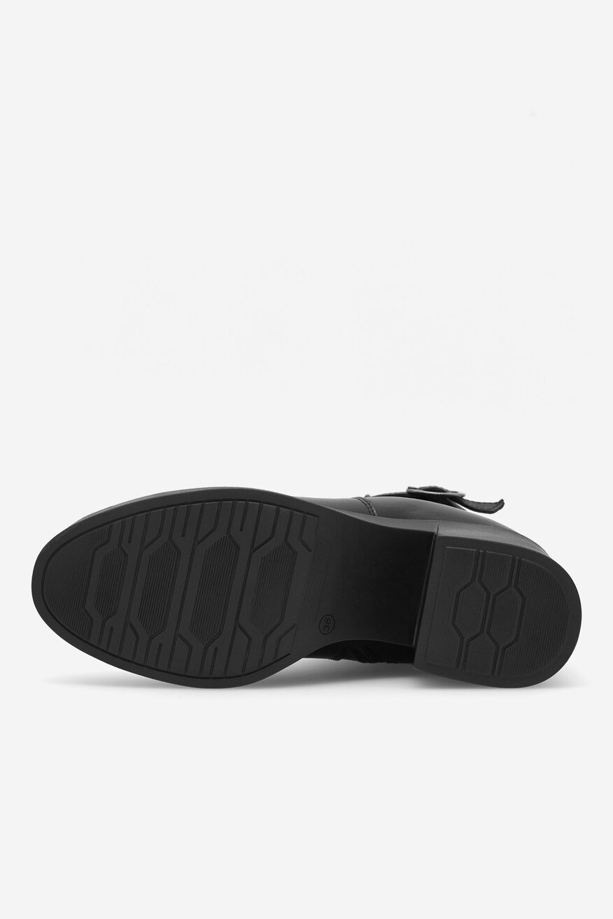 Botki skórzane na słupku