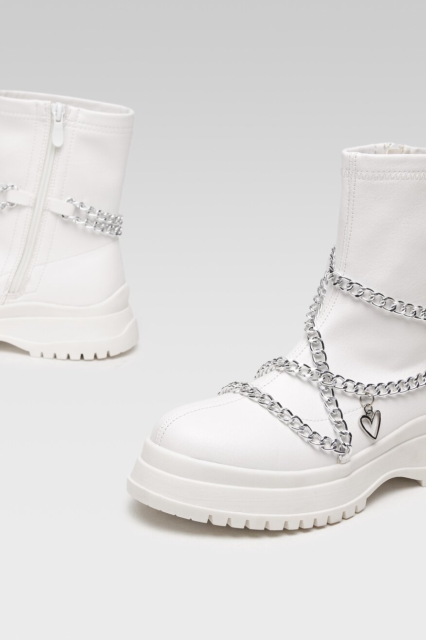 Botki na grubej podeszwie