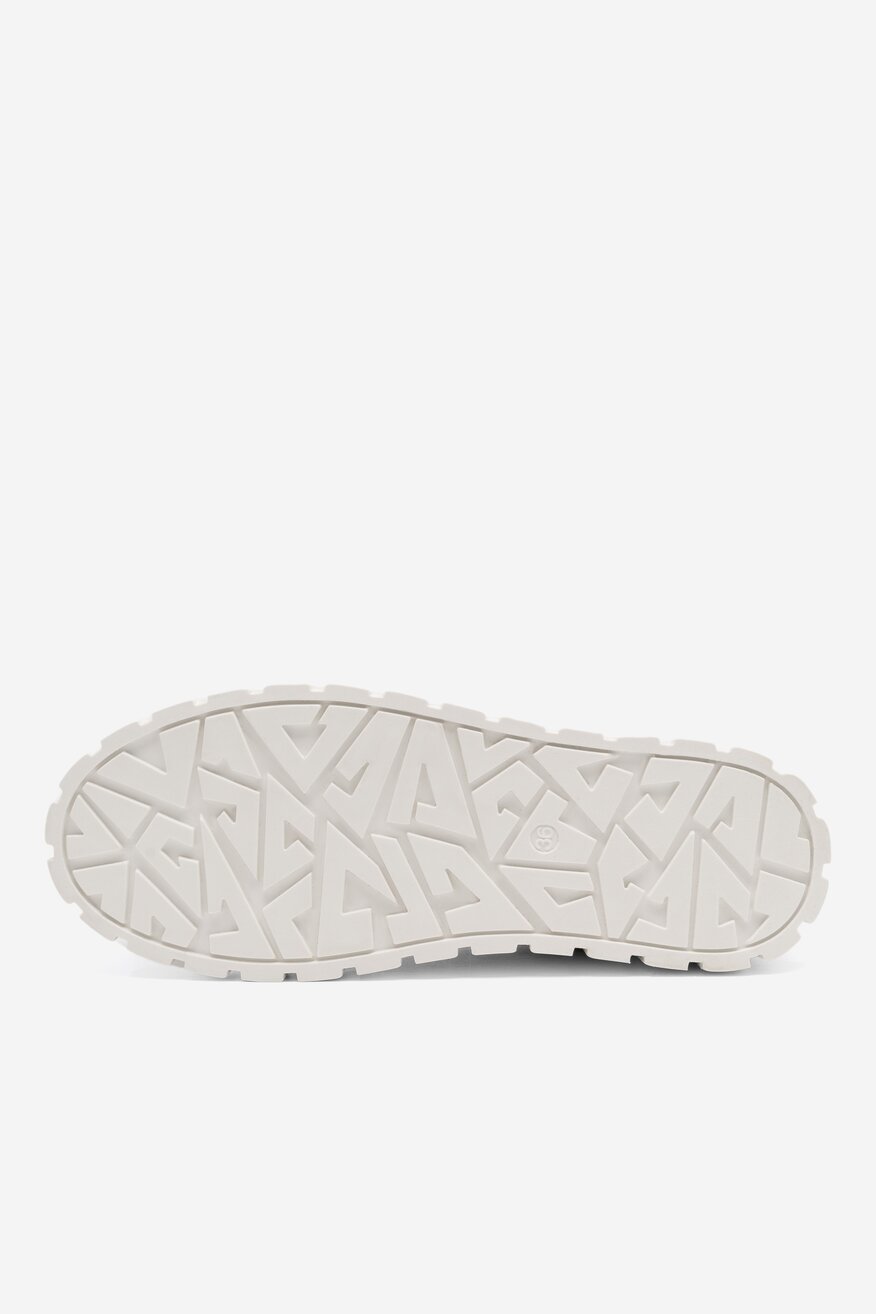 Sneakersy skórzane na platformie