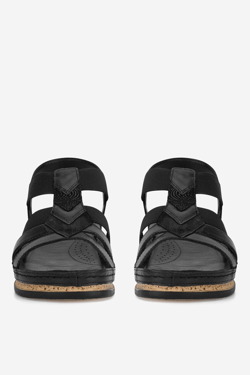 Sandały skórzane na koturnie