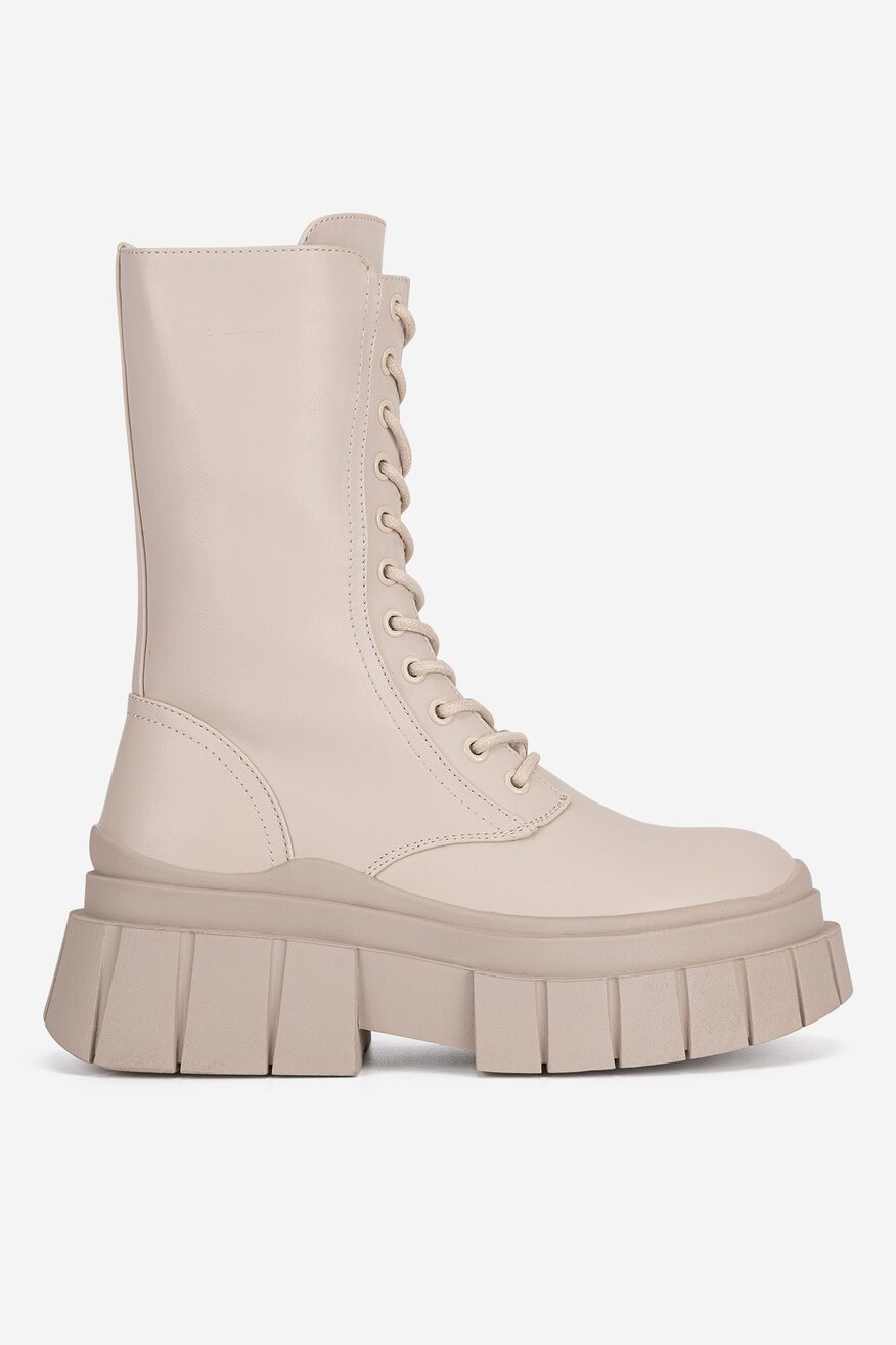 Trzewiki na grubej podeszwie