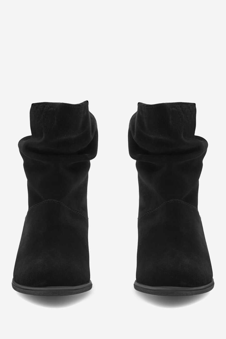 Botki skórzane na słupku