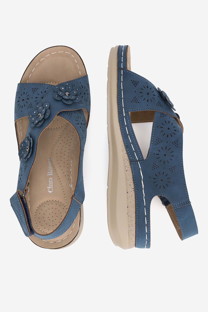 Sandały na koturnie