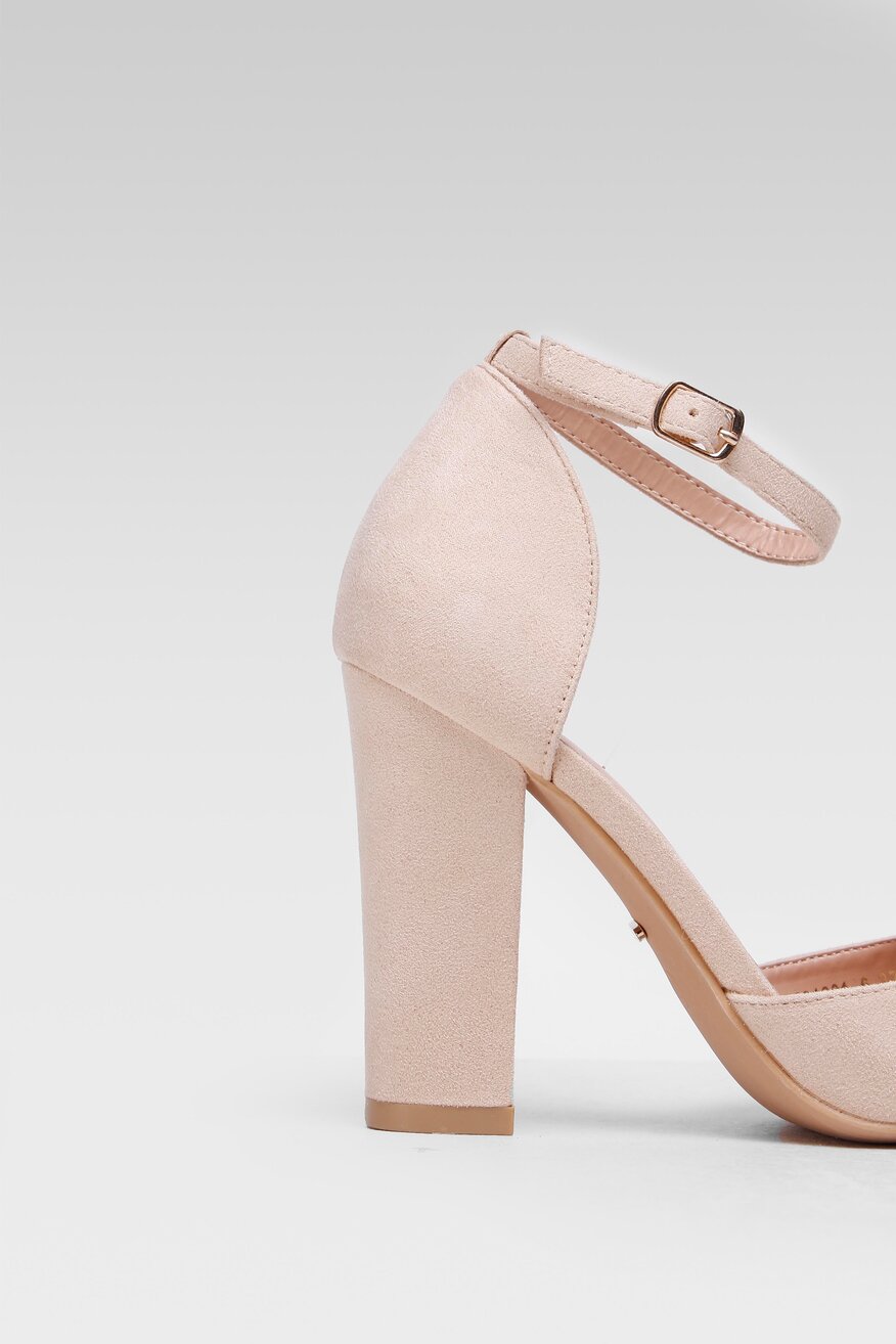 Czółenka na słupku