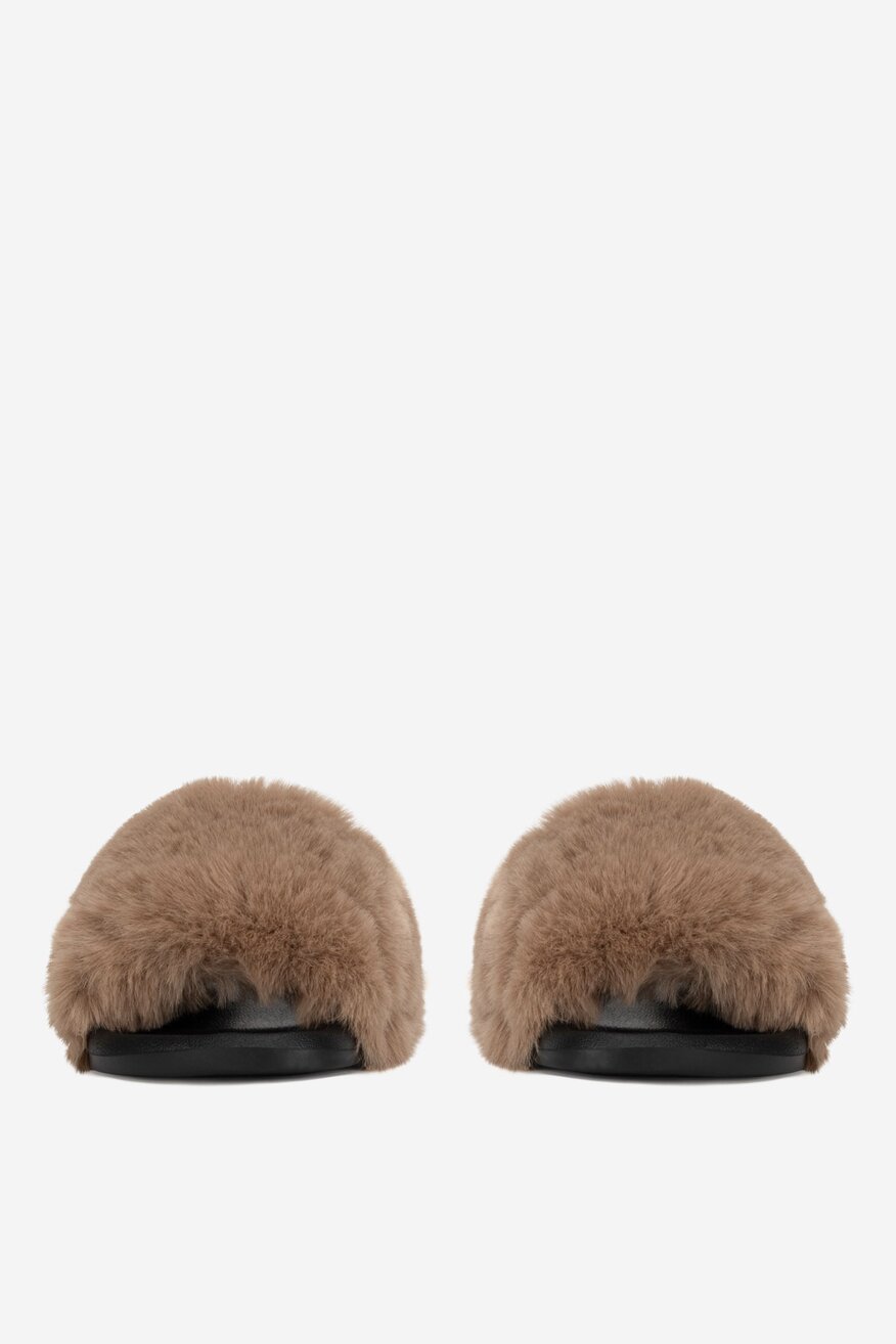 Klapki z futerkiem