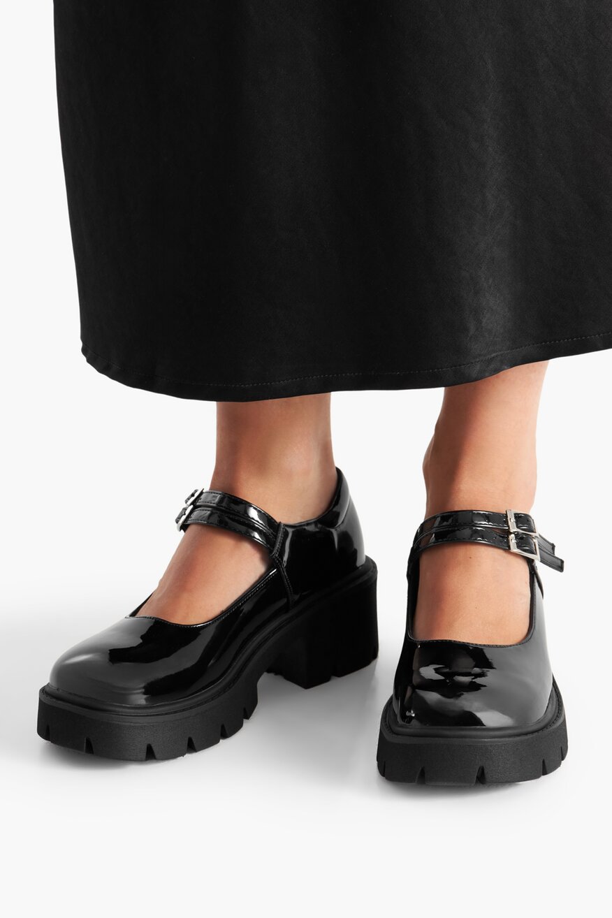 Półbuty lakierowane