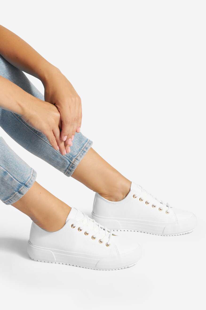 Trampki na platformie