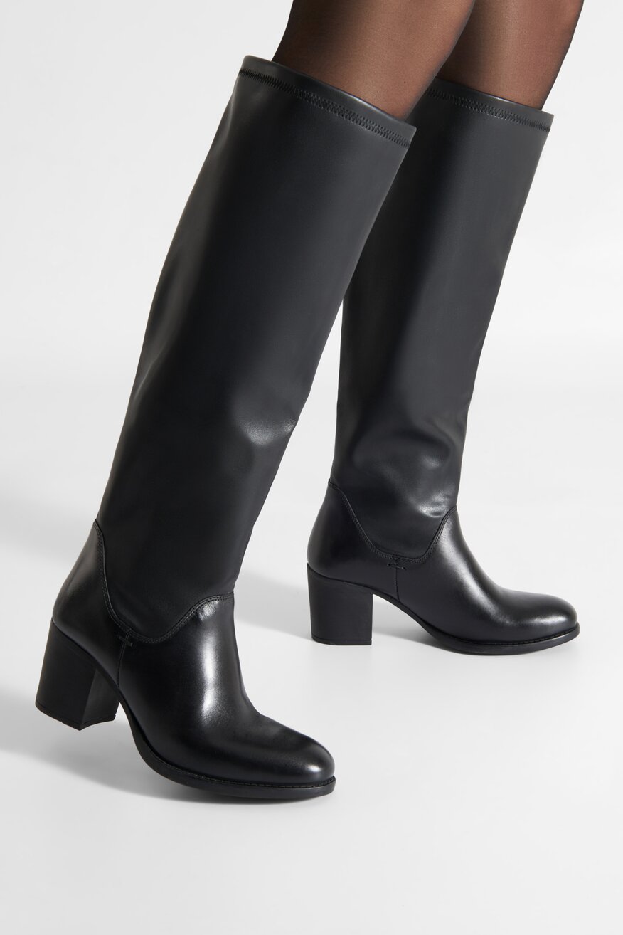 Kozaki skórzane na słupku