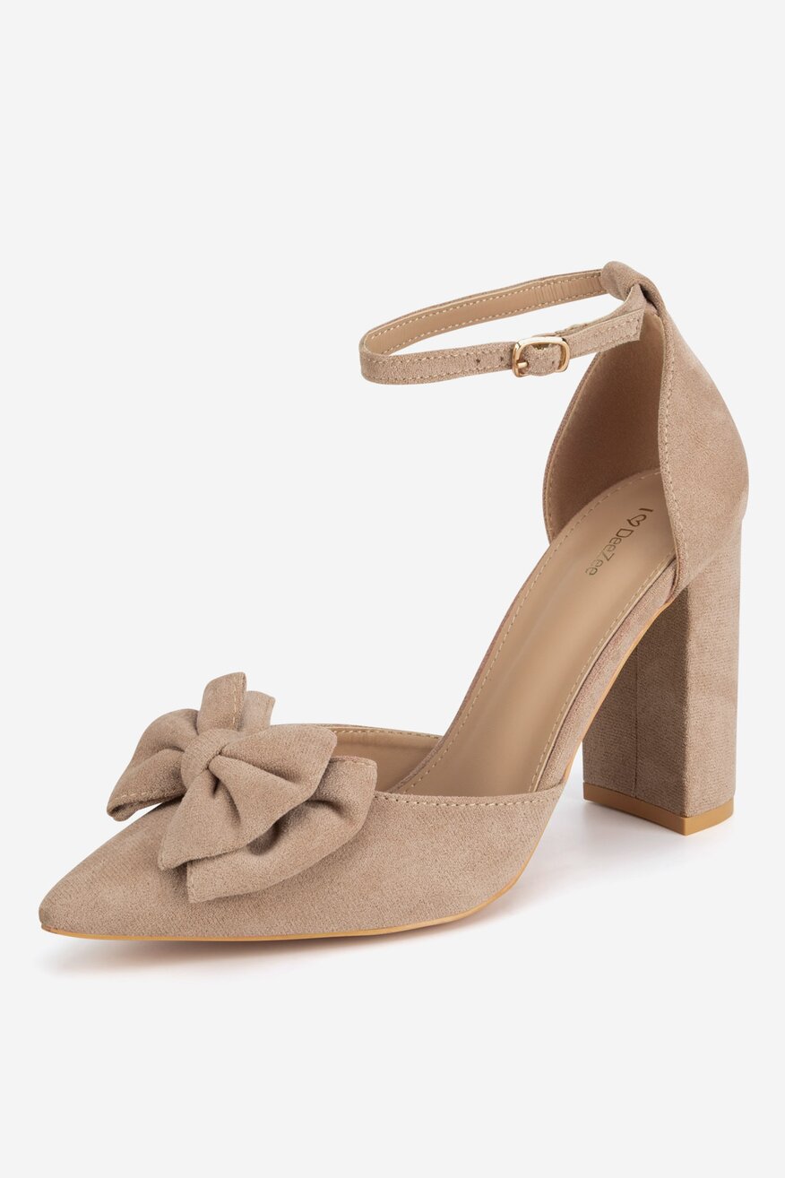 Czółenka na słupku