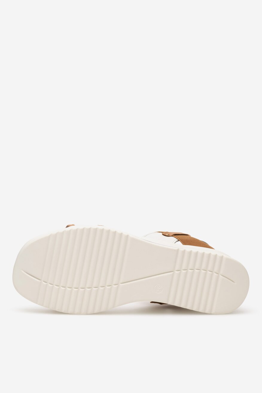 Sandały skórzane na platformie