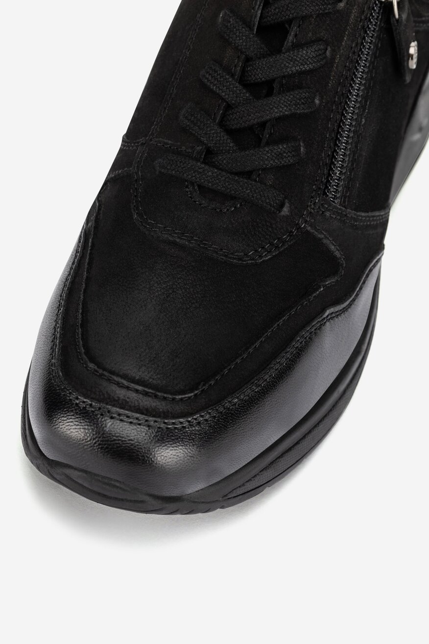 Sneakersy skórzane na koturnie