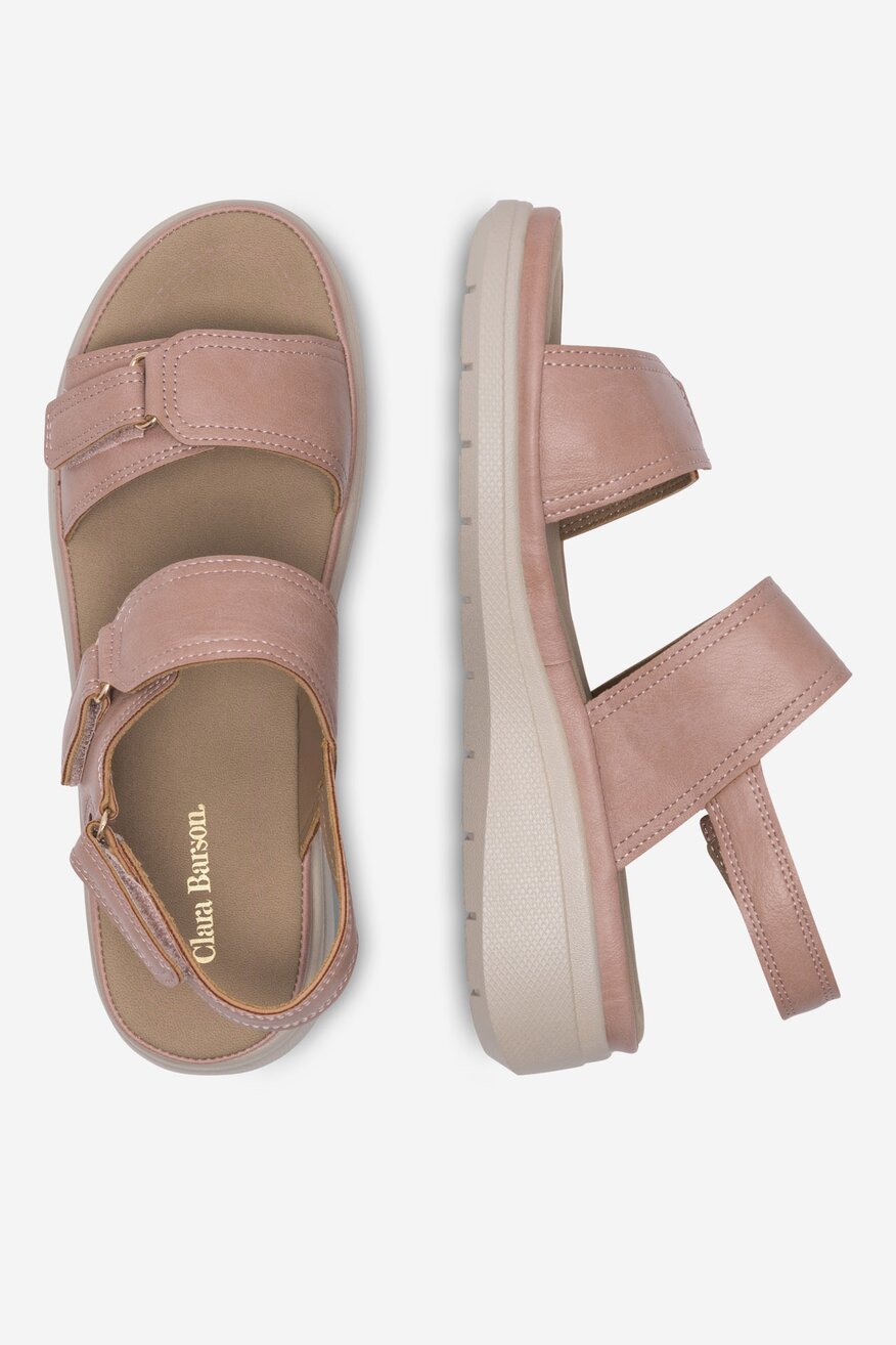 Sandały na koturnie