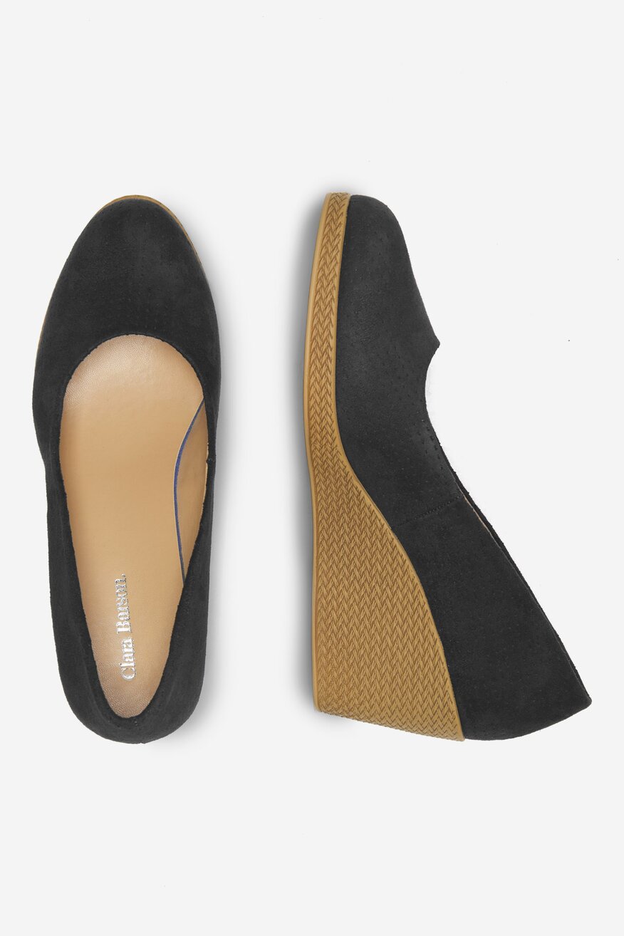 Czółenka na koturnie