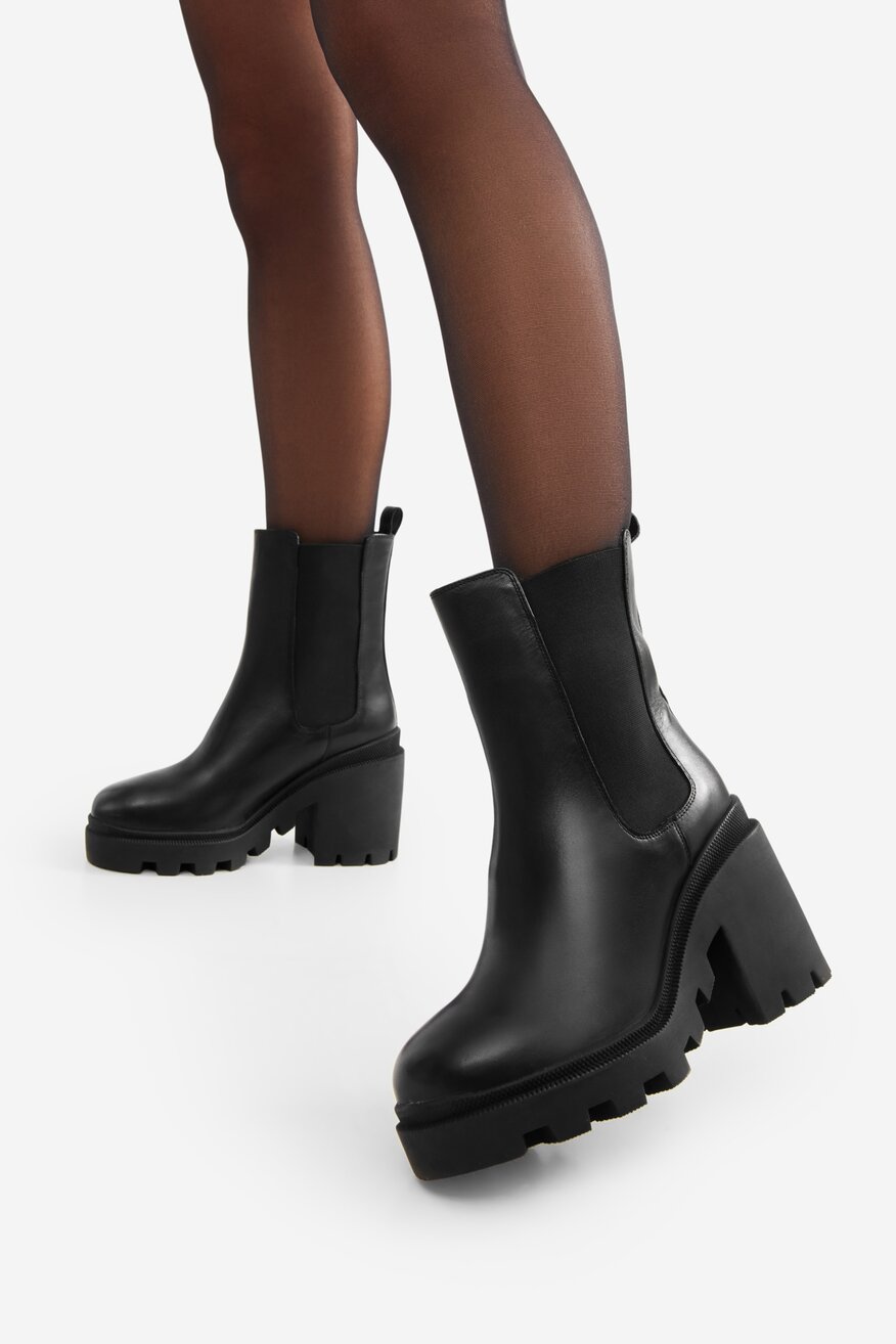 Botki skórzane na słupku