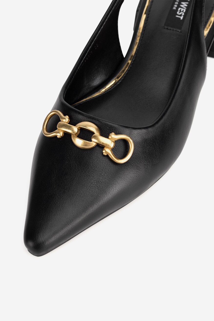 Baleriny z odkrytą piętą