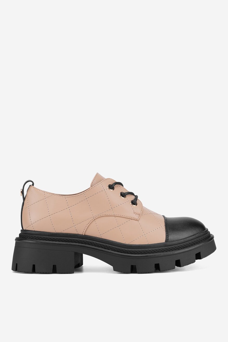 Półbuty na słupku