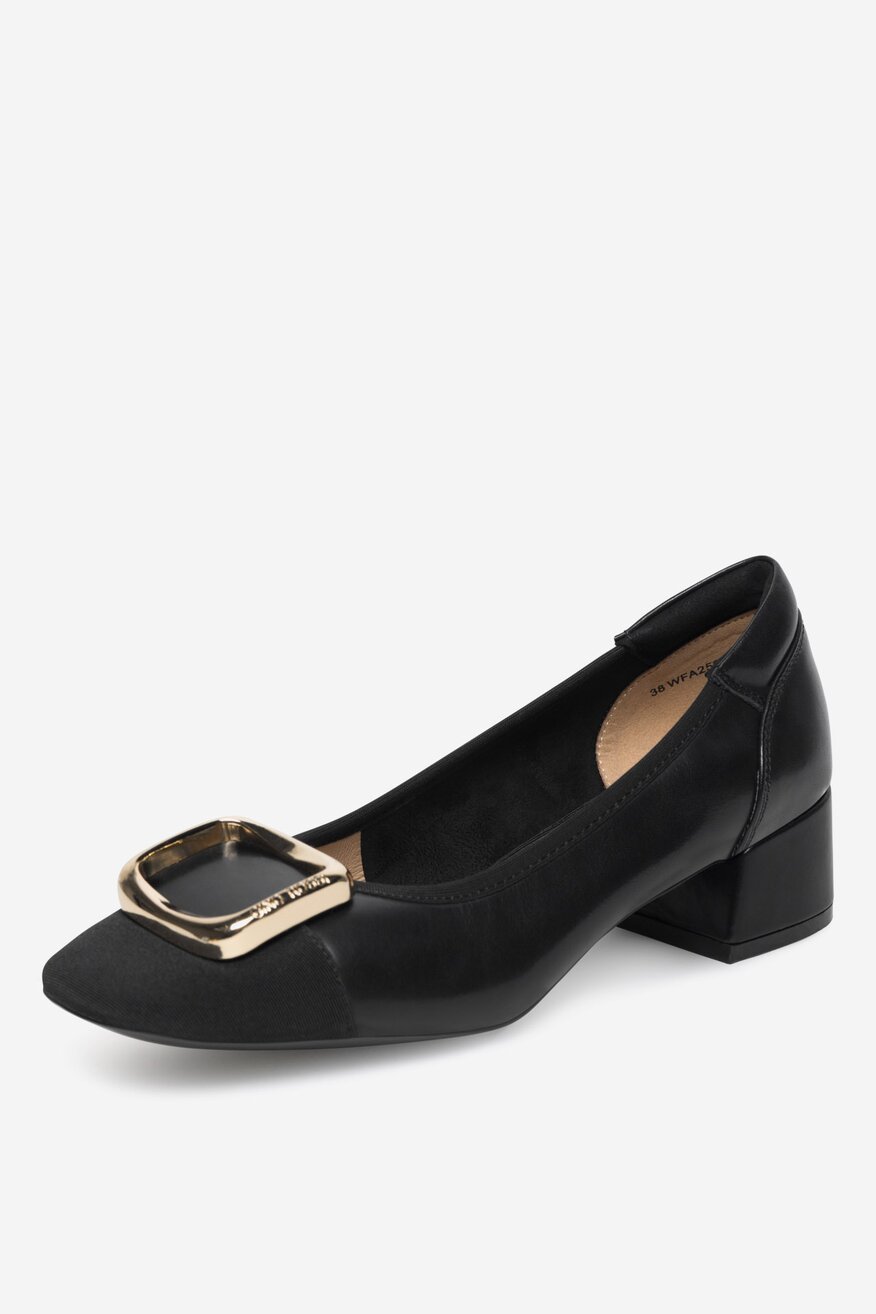 Czółenka skórzane