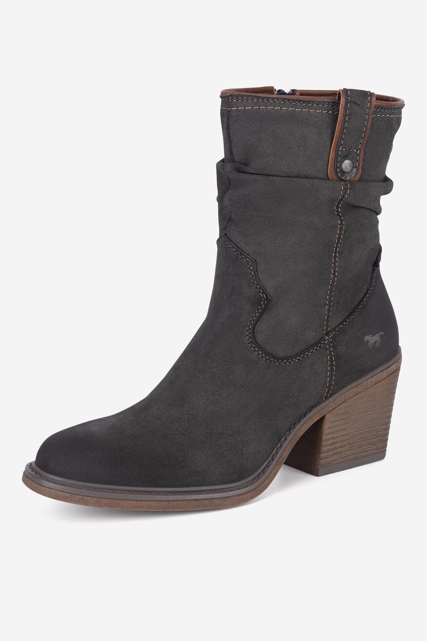 Botki ocieplane na słupku