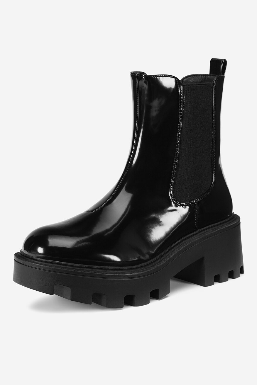 Botki na grubej podeszwie