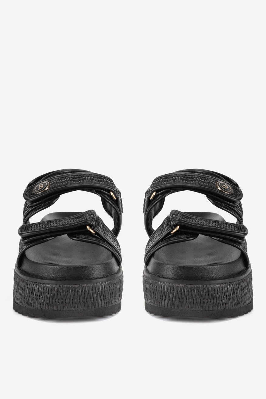 Sandały na platformie