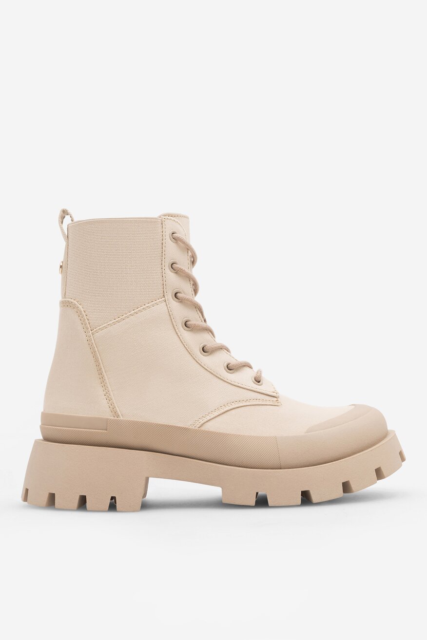 Trzewiki na grubej podeszwie