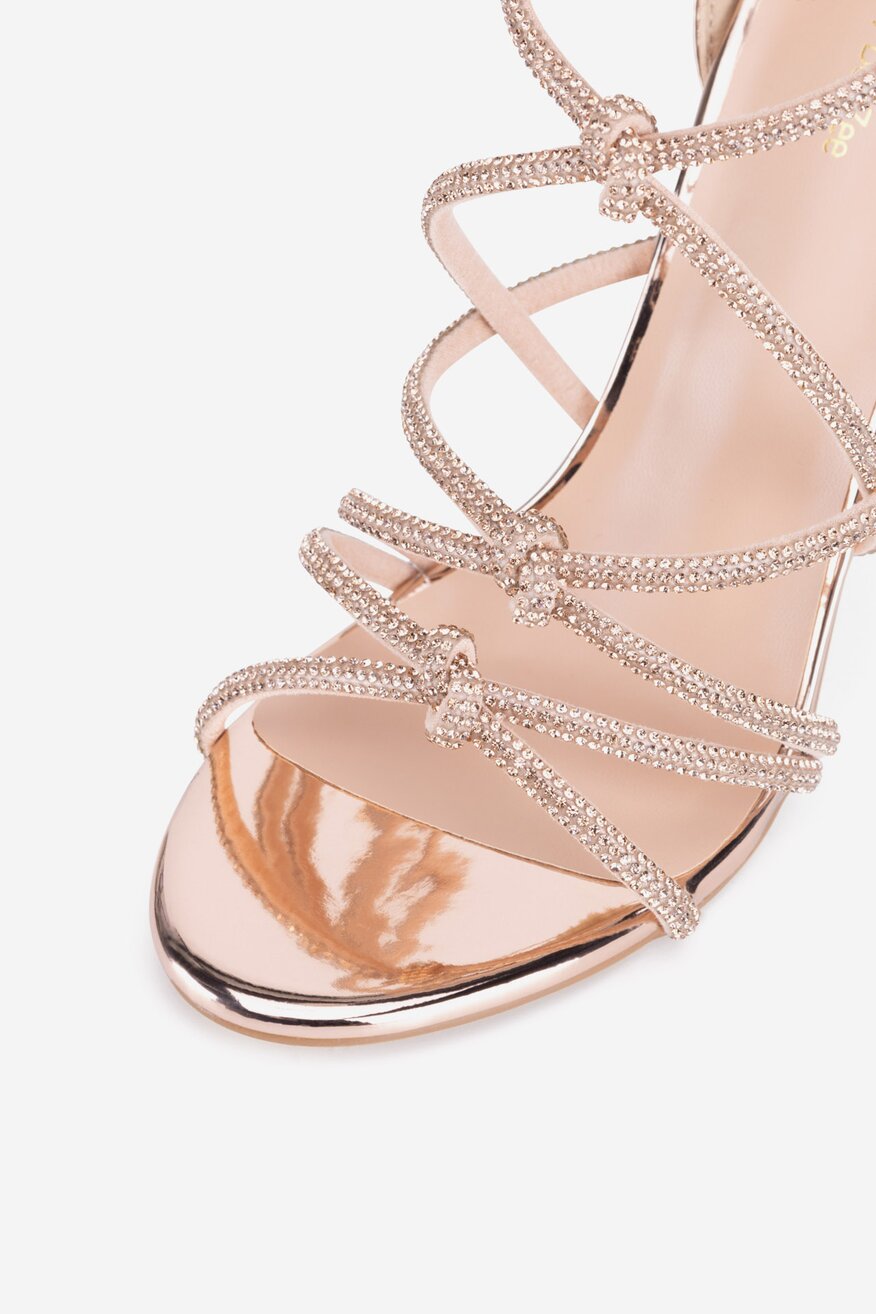 Sandały na szpilce