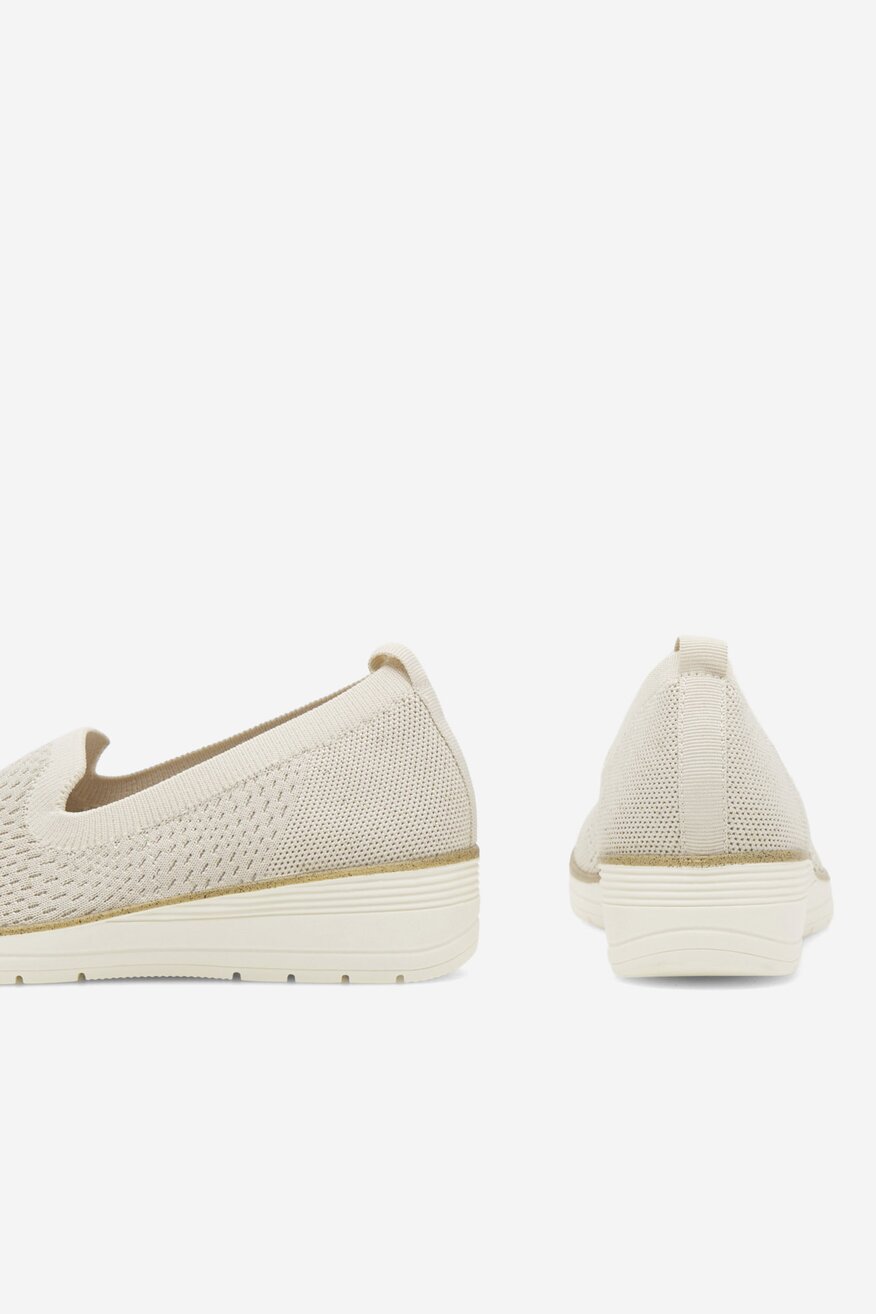 Półbuty na koturnie