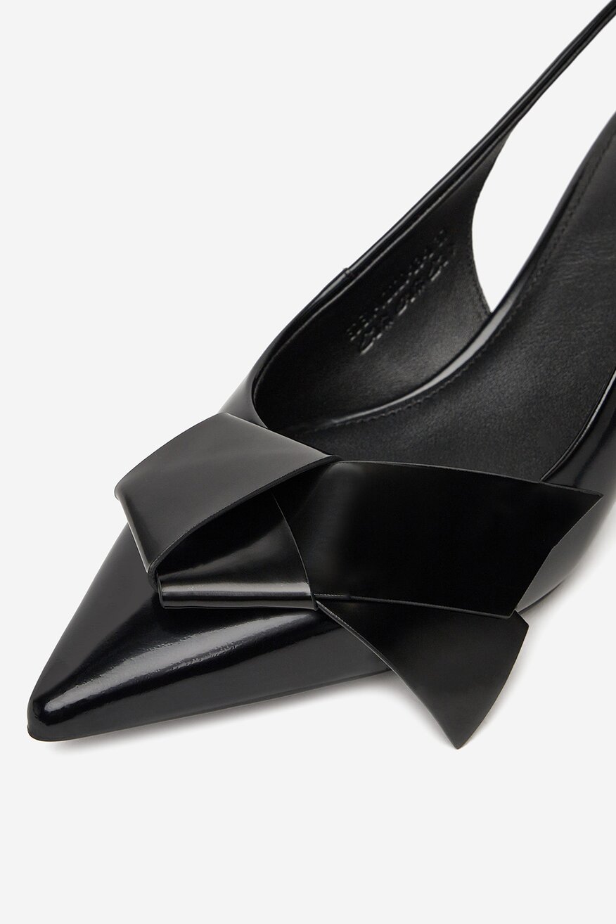 Czółenka skórzane