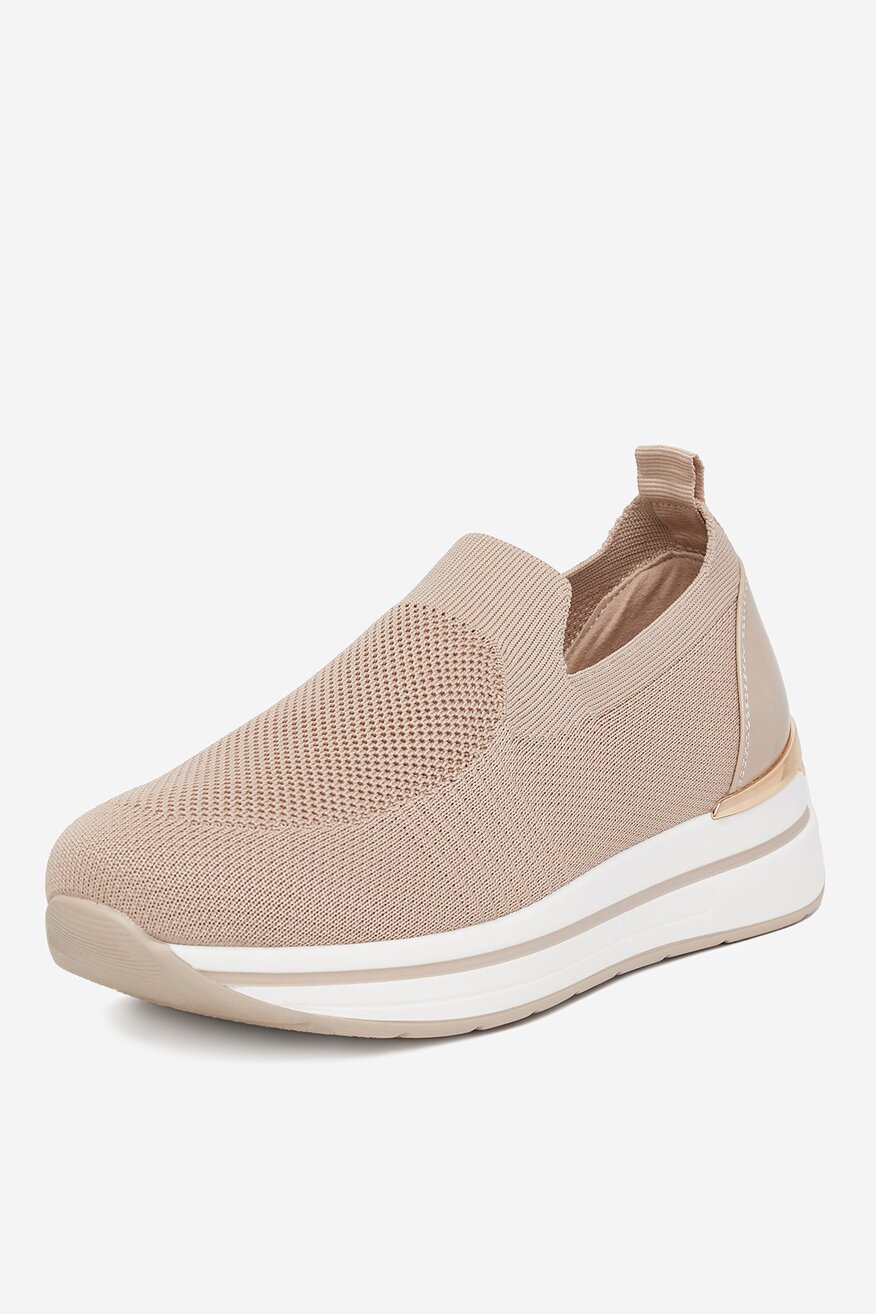 Sneakersy na koturnie