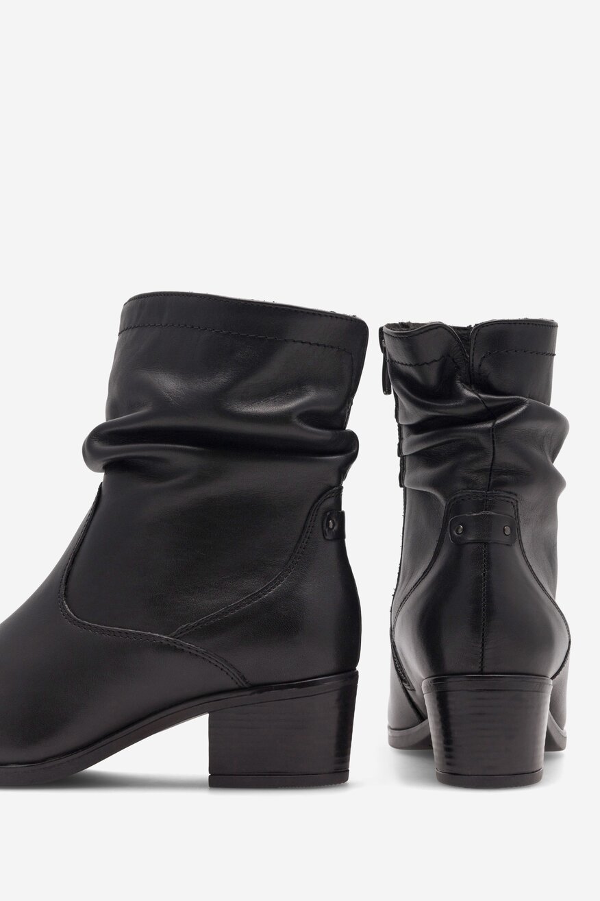 Botki skórzane na słupku