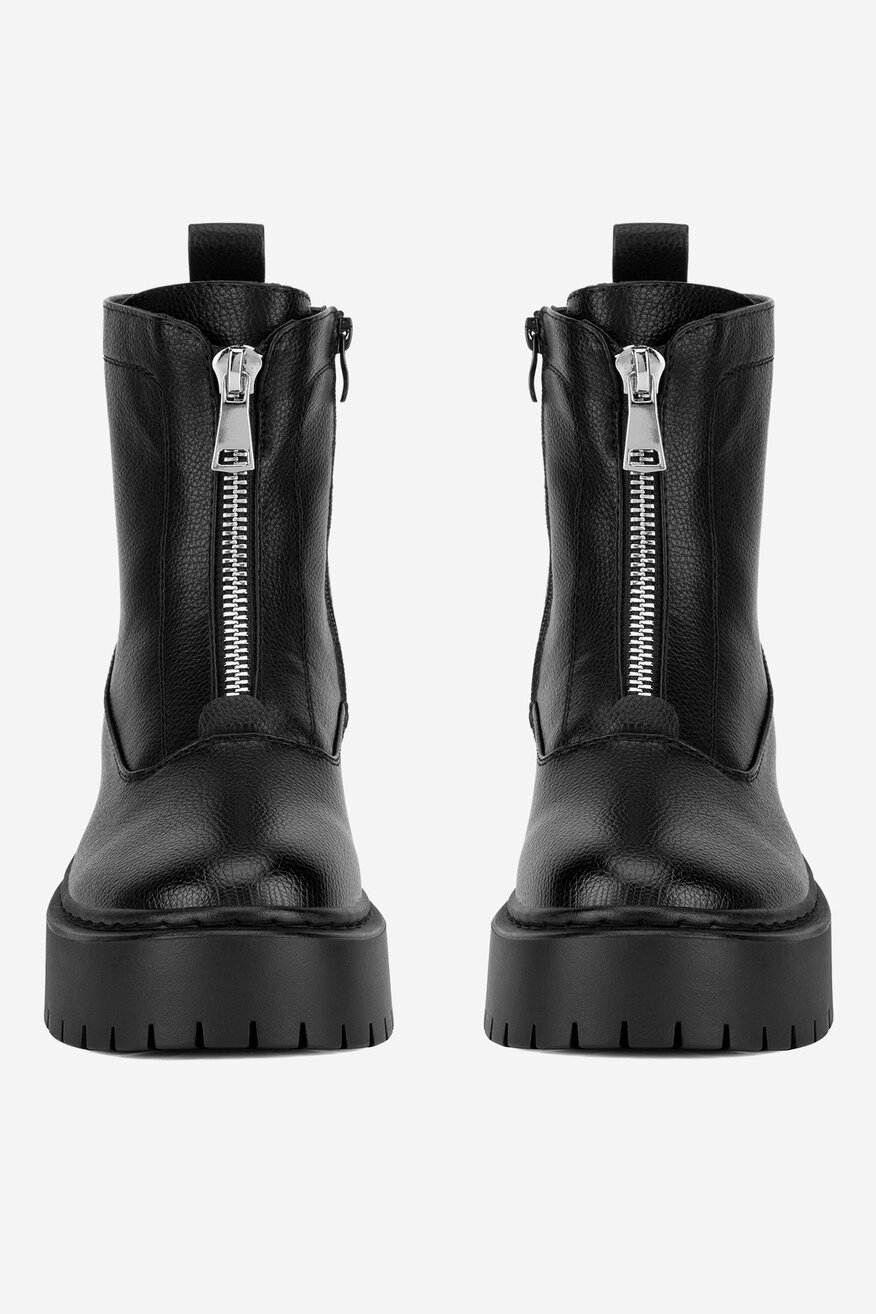 Botki na grubej podeszwie